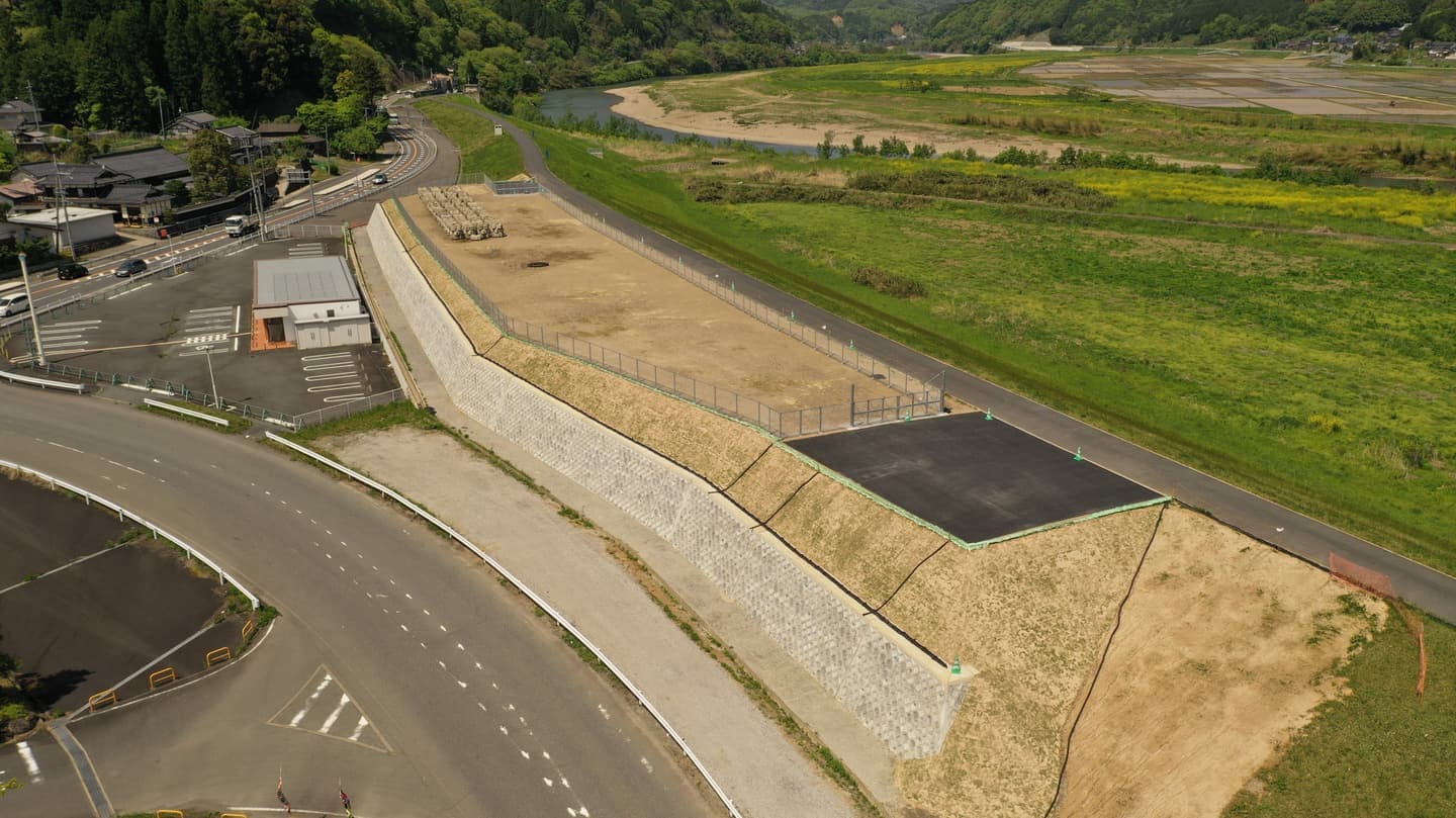 由良川尾藤地区他水防拠点整備工事の写真